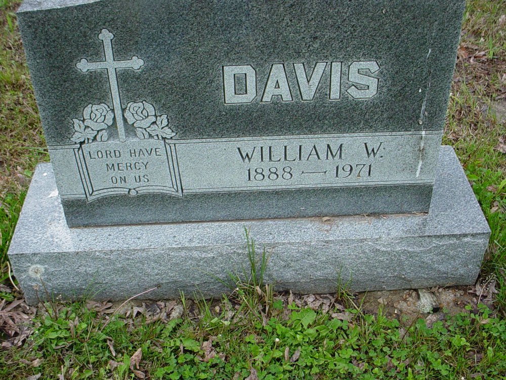  William W. Davis